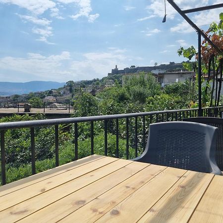 Bed and Breakfast Tony'S Terrace Gjirokastër Exterior foto