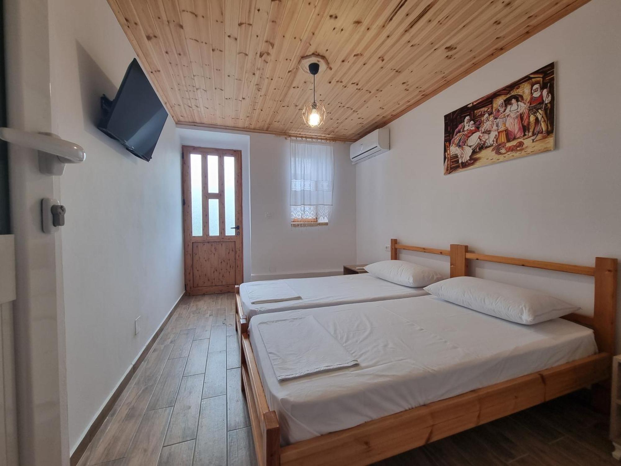 Bed and Breakfast Tony'S Terrace Gjirokastër Exterior foto